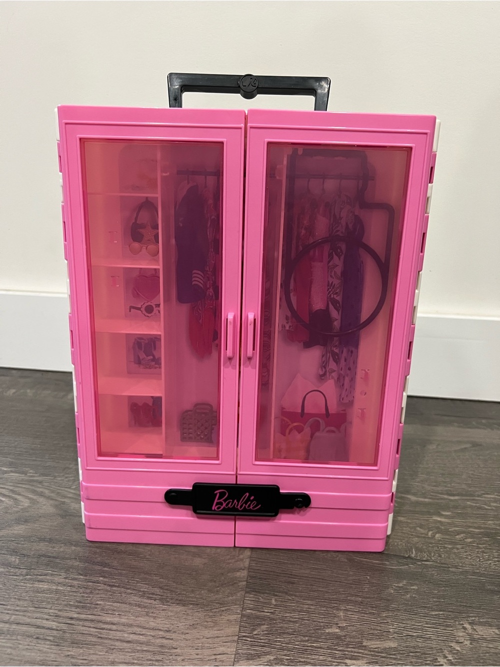 Barbie Fashionistas Ultimate Closet Portable Wardrobe Playset